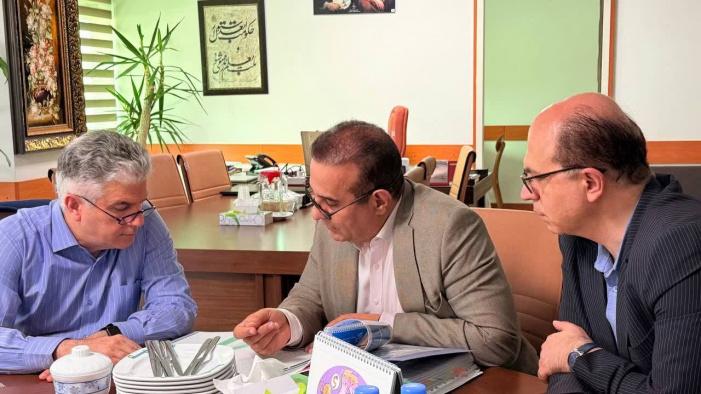 دیدار رئیس دانشگاه علوم پزشکی اراک با معاون درمان وزارت بهداشت به مناسبت روز پزشک
